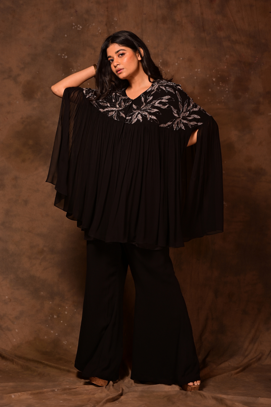 Foliage Gather Black Cape Set