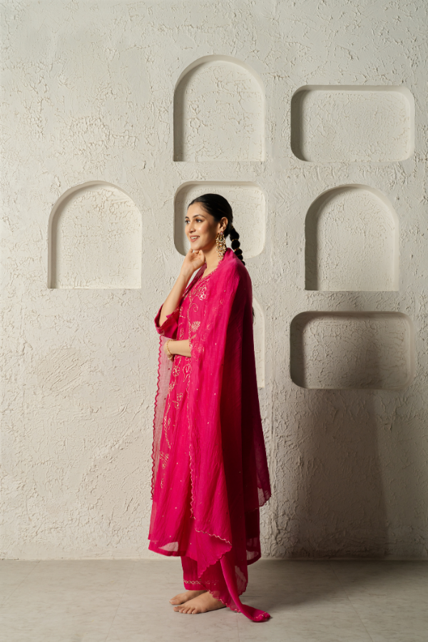 Fuscia Pink Dabka Embriodery Floral Mulchanderi Kurta Set